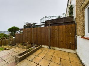 patio area - click for photo gallery